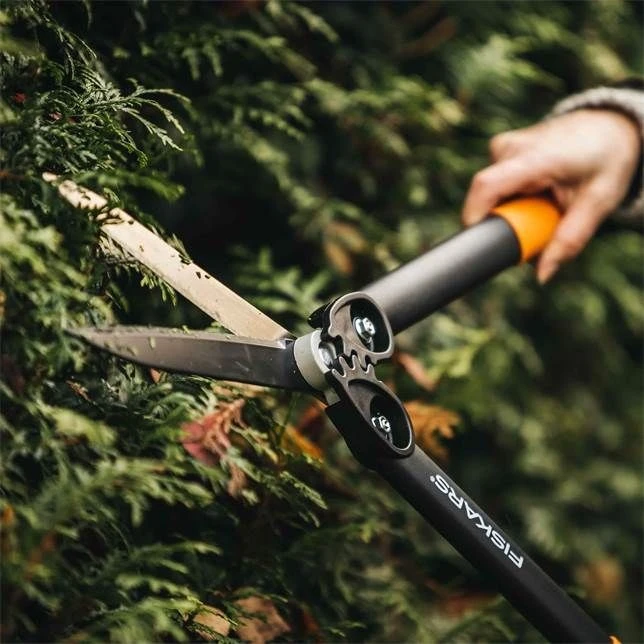 Fiskars HS72 PowerGear Hedge Shear - Image 2