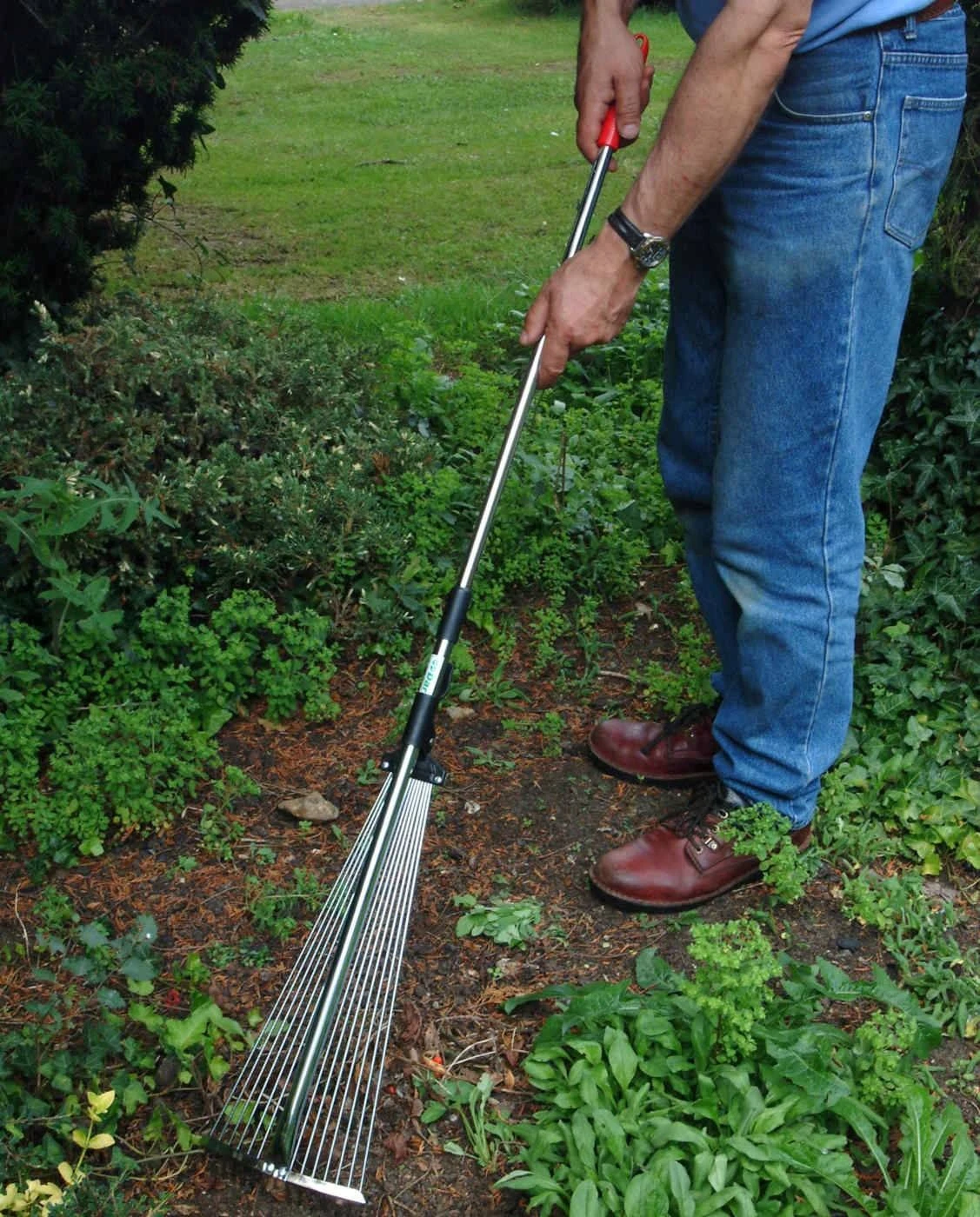 Darlac Telescopic Expanding Rake Large - Image 2