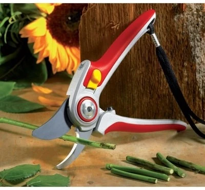 Wolf-Garten Wolf Garten Professional Bypass Aluminium Secateurs - Image 2