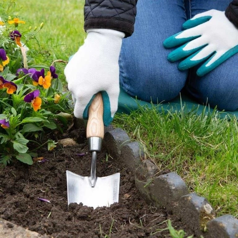 Wilkinson Sword Stainless Steel Hand Trowel - Image 4