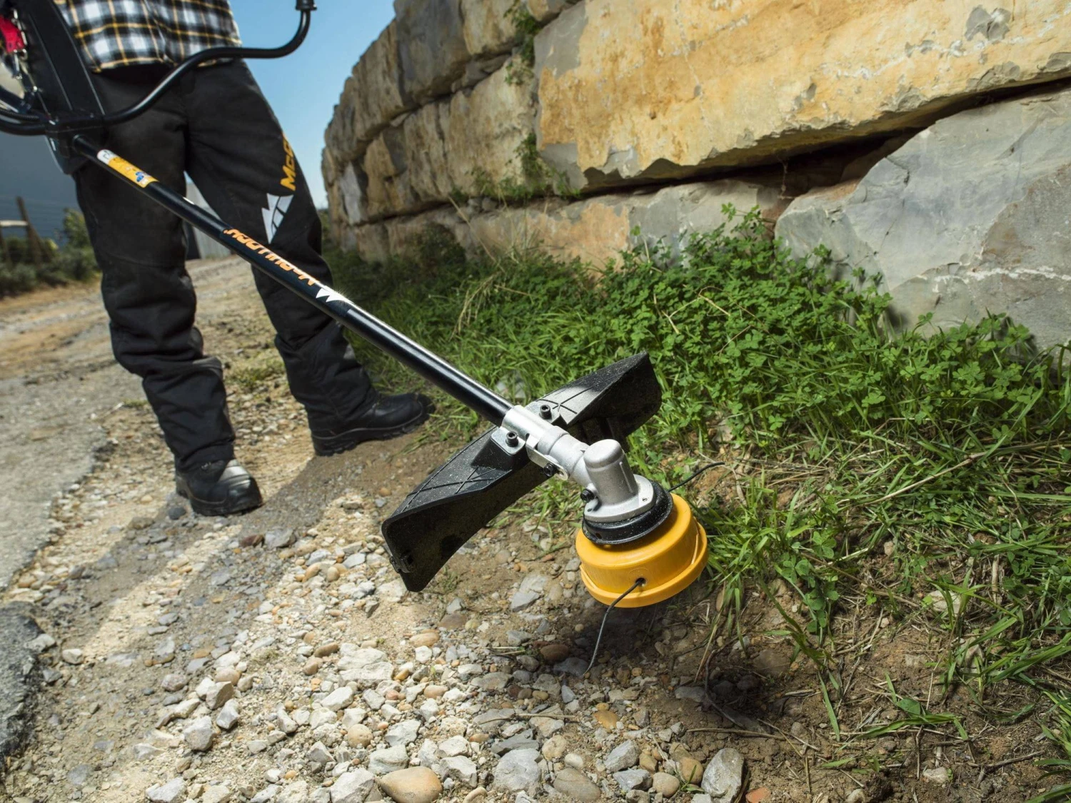 Mcculloch B43BT Petrol Grass Trimmer - Image 4