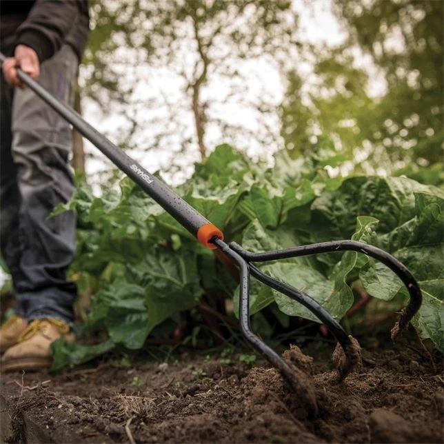 Fiskars Solid Cultivator - Image 4